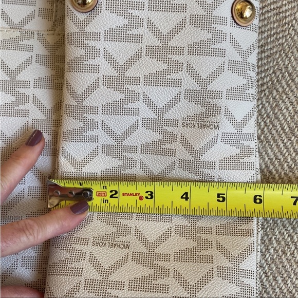 Michael Kors tote - Picture 10 of 16